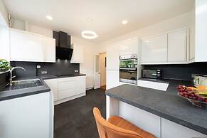 Taigh Tatha - Stylish 3 bed Home