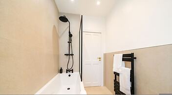 Taigh Tatha - Stylish 3 bed Home