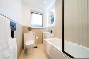 Taigh Tatha - Stylish 3 bed Home