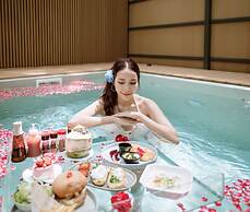 Timber Society Boutique Hideaway