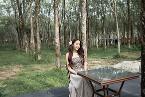 Timber Society Boutique Hideaway