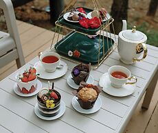 Timber Society Boutique Hideaway