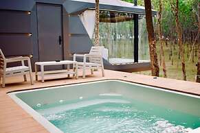 Timber Society Boutique Hideaway