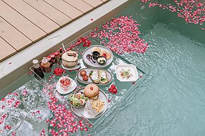 Timber Society Boutique Hideaway