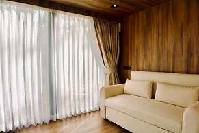 Timber Society Boutique Hideaway