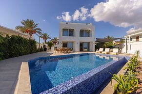 Protaras Beachfront Villla Mimosa