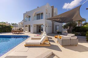 Protaras Beachfront Villla Mimosa