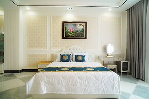 Queen Luxury Hotel