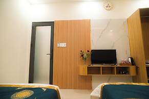 Queen Luxury Hotel