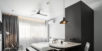 Nero Luxury Suites by Zennova