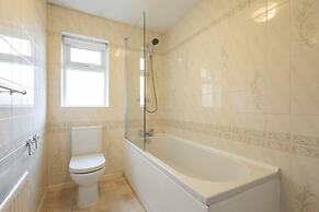 Host Stay Lingwood Park