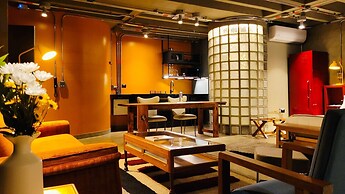 6BR Designer Retreat With Jacuzzi Near Provenza