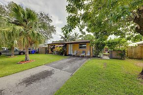 Pet-friendly Fort Lauderdale Home: 8 Mi to Beach!