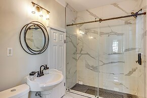 3 Mi to Dtwn: Memphis Family Home