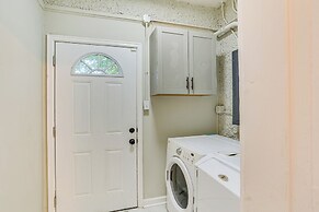 3 Mi to Dtwn: Memphis Family Home