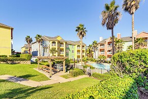 Walking Distance to Babe's Beach: Condo w/ Balcony