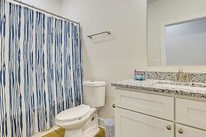 Walk to Riverfront District: Bright Wilmington Apt