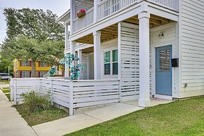 Walk to Riverfront District: Bright Wilmington Apt