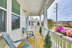 Walk to Riverfront District: Bright Wilmington Apt