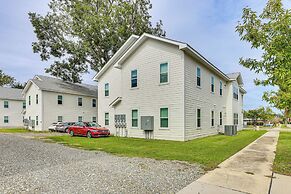 Walk to Riverfront District: Bright Wilmington Apt