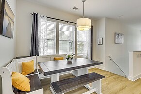 Walk to Riverfront District: Bright Wilmington Apt