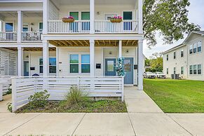 Walk to Riverfront District: Bright Wilmington Apt