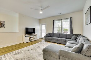 Walk to Riverfront District: Bright Wilmington Apt