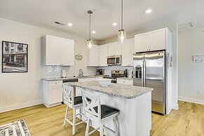 Walk to Riverfront District: Bright Wilmington Apt