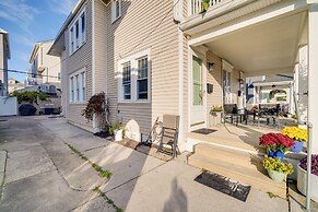 Walk to Beach: Dog-friendly Ventnor City Retreat!