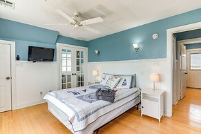 Ocean Views: Pet-friendly Surfside Beach Gem