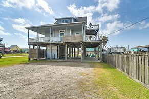 Ocean Views: Pet-friendly Surfside Beach Gem
