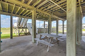 Ocean Views: Pet-friendly Surfside Beach Gem