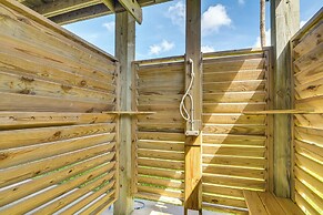 Ocean Views: Pet-friendly Surfside Beach Gem