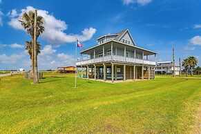 Ocean Views: Pet-friendly Surfside Beach Gem