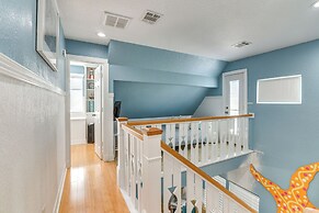Ocean Views: Pet-friendly Surfside Beach Gem