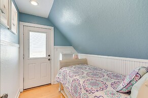 Ocean Views: Pet-friendly Surfside Beach Gem