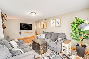 Walk to Water: Lake House in Suring!