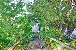 Walk to Water: Lake House in Suring!