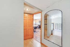 Walk to Water: Lake House in Suring!