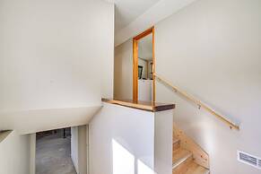 Walk to Water: Lake House in Suring!