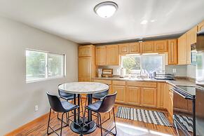 Walk to Water: Lake House in Suring!