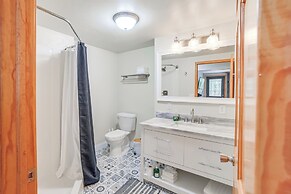 Walk to Water: Lake House in Suring!