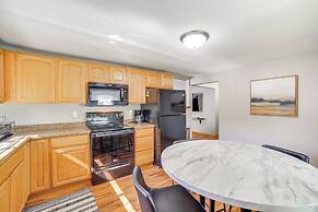 Walk to Water: Lake House in Suring!