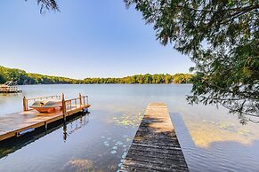 Walk to Water: Lake House in Suring!