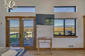 Mtn-view Tiny Home Near Flathead Lake & Skiing!