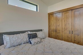 Mtn-view Tiny Home Near Flathead Lake & Skiing!