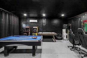 Upstay - 23-guest Mansion w Pool Game Room and BBQ