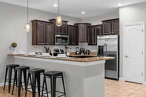 Upstay - 23-guest Mansion w Pool Game Room and BBQ