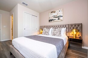 Gorgeous 5Bd Close to Disney With Pool at Windsor Cay 1285