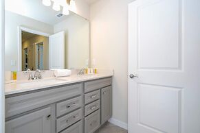 Gorgeous 5Bd Close to Disney With Pool at Windsor Cay 1285